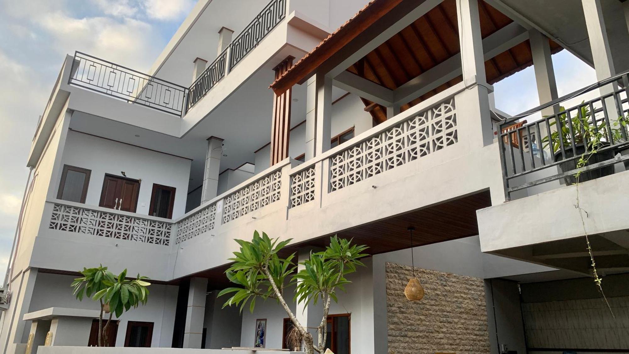 The Lima Home Stay In Canggu Екстериор снимка
