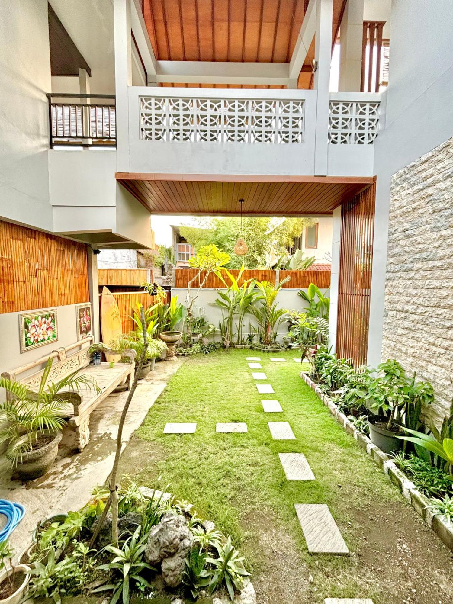 The Lima Home Stay In Canggu Екстериор снимка