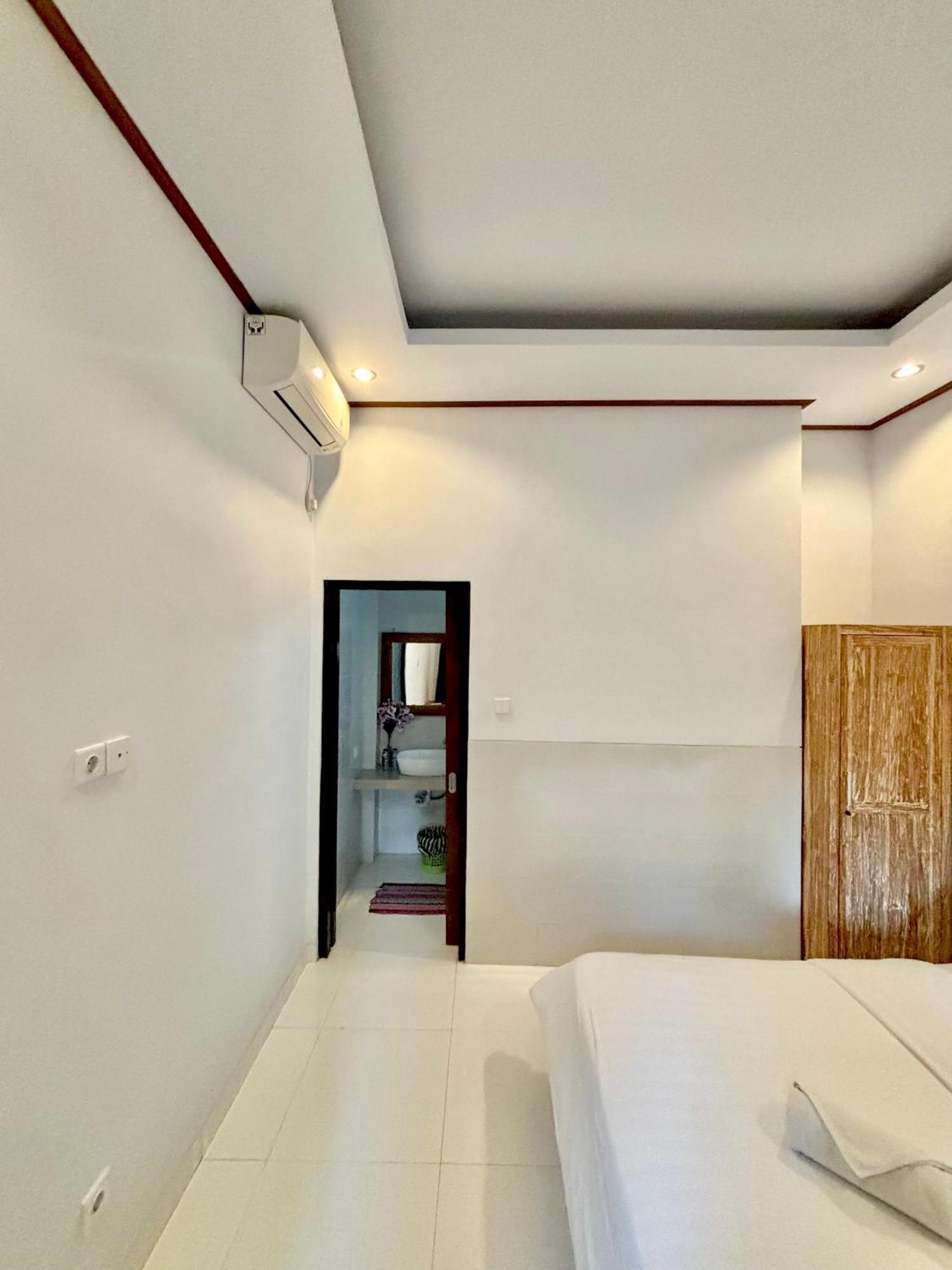 The Lima Home Stay In Canggu Екстериор снимка
